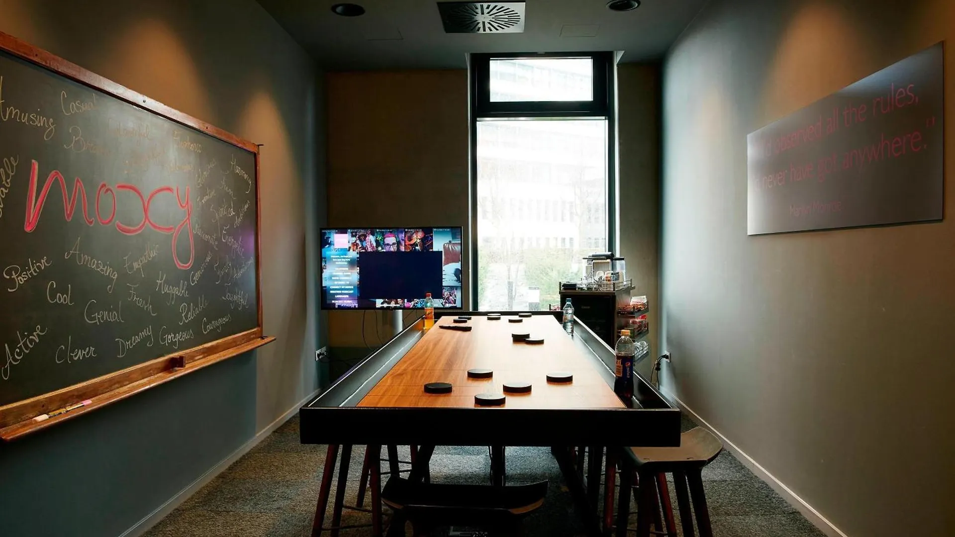 Moxy Frankfurt Eschborn Hotell