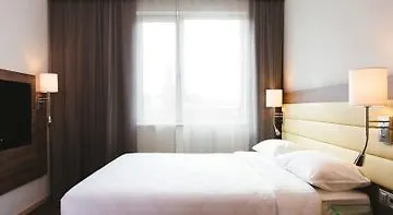 Moxy Frankfurt Eschborn Hotell 4*,