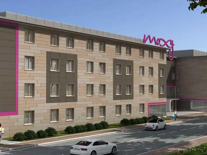 Moxy Frankfurt Eschborn Hotell 4*,